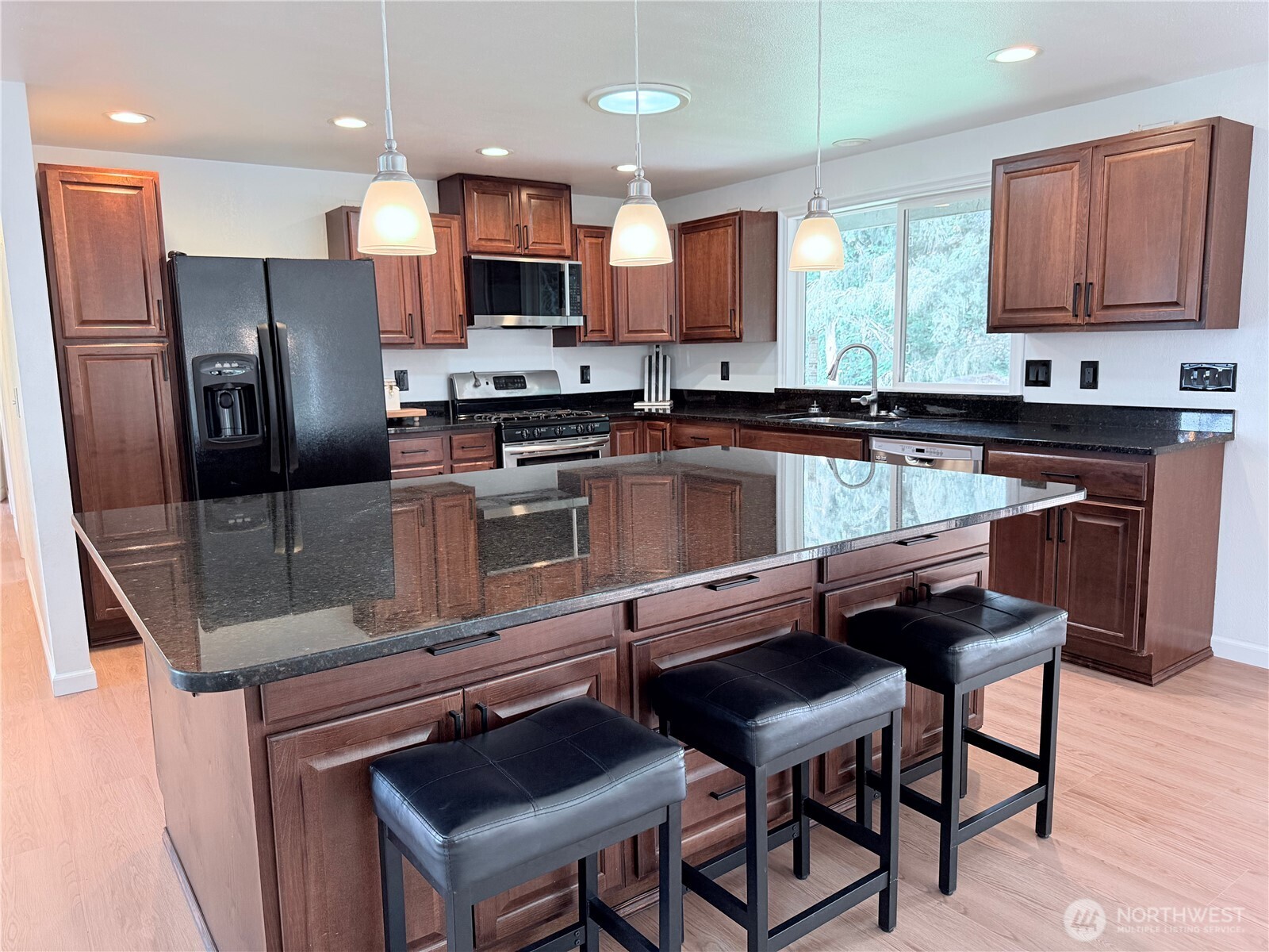 904 N Waugh Road Mount Vernon WA 98273