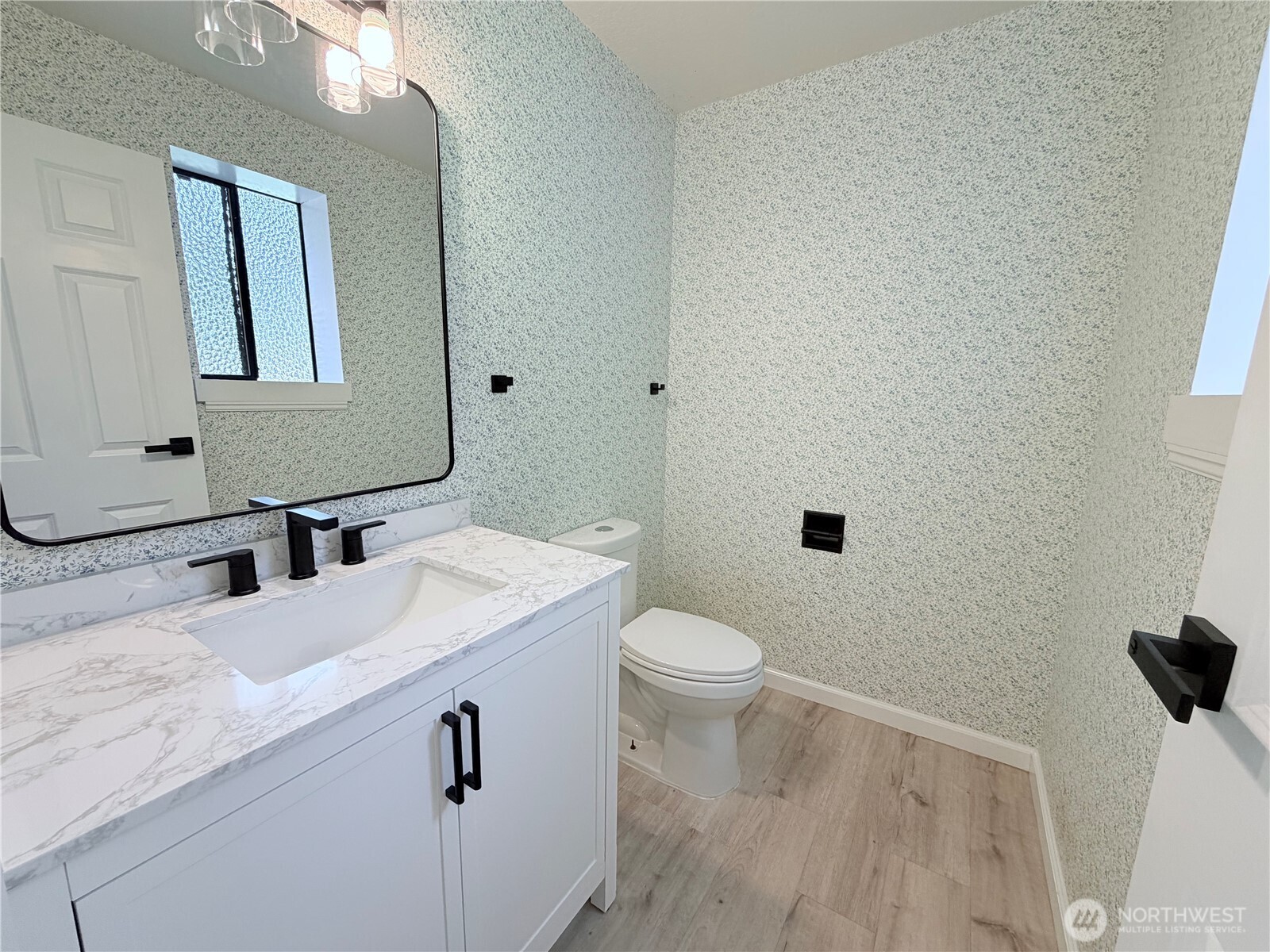 904 N Waugh Road Mount Vernon WA 98273