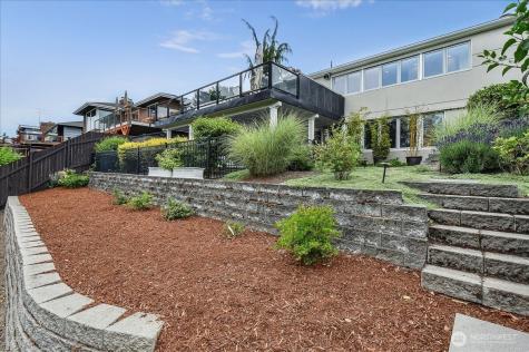 5939 36th Avenue SW Seattle WA 98126