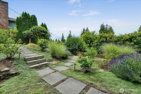 5939 36th Avenue SW Seattle WA 98126