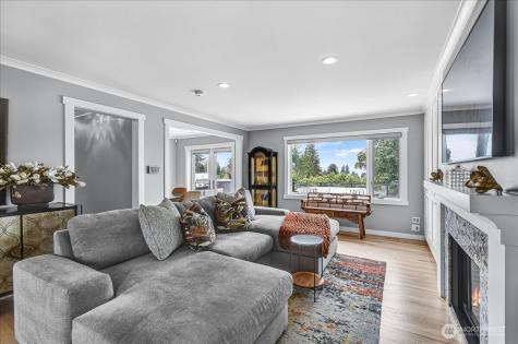 5939 36th Avenue SW Seattle WA 98126