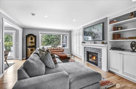 5939 36th Avenue SW Seattle WA 98126