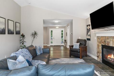 1069 NW Luoto Court Poulsbo WA 98370