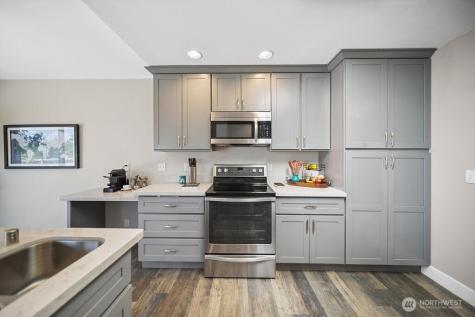 1069 NW Luoto Court Poulsbo WA 98370