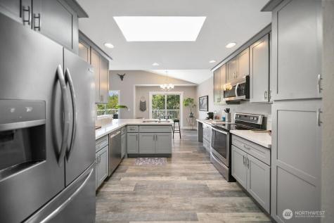 1069 NW Luoto Court Poulsbo WA 98370