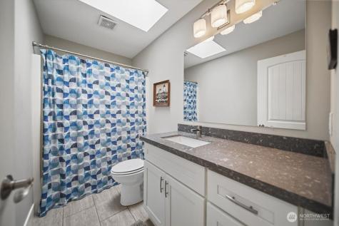 1069 NW Luoto Court Poulsbo WA 98370