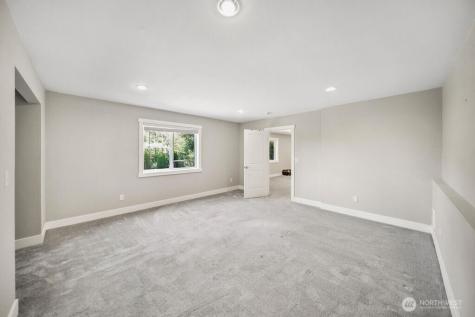 1069 NW Luoto Court Poulsbo WA 98370