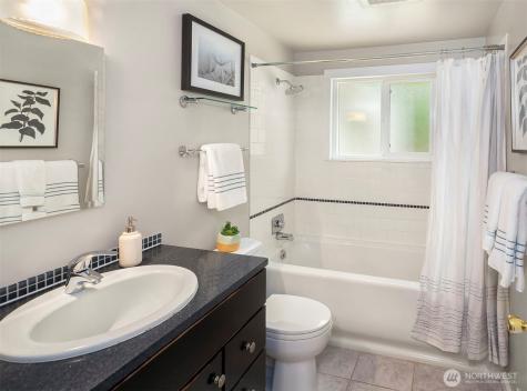7538 23rd Avenue NE Seattle WA 98115