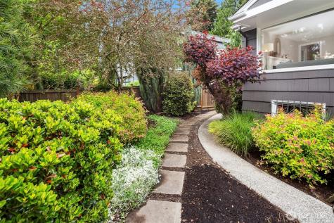 7538 23rd Avenue NE Seattle WA 98115