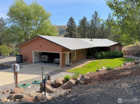 32765 Rays Place N Davenport WA 99122