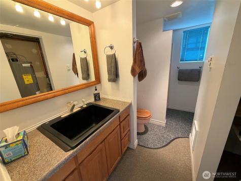 32765 Rays Place N Davenport WA 99122