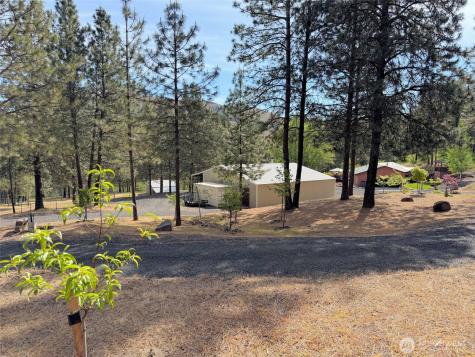 32765 Rays Place N Davenport WA 99122