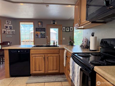 32765 Rays Place N Davenport WA 99122