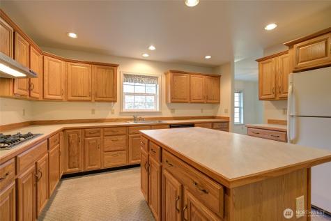 646 Woodland Loop NE Ocean Shores WA 98569