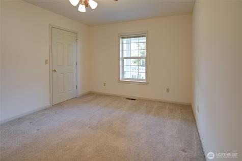 646 Woodland Loop NE Ocean Shores WA 98569