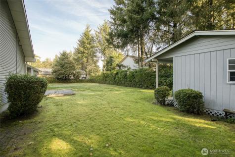 646 Woodland Loop NE Ocean Shores WA 98569