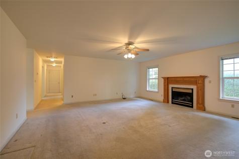 646 Woodland Loop NE Ocean Shores WA 98569