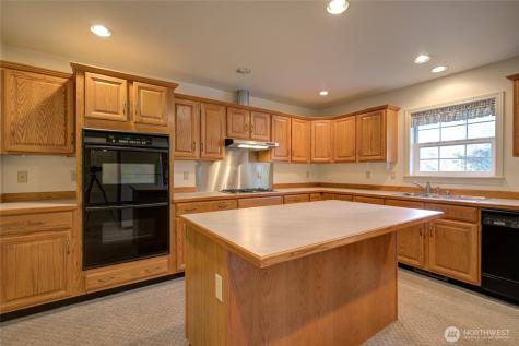 646 Woodland Loop NE Ocean Shores WA 98569
