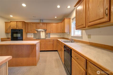 646 Woodland Loop NE Ocean Shores WA 98569
