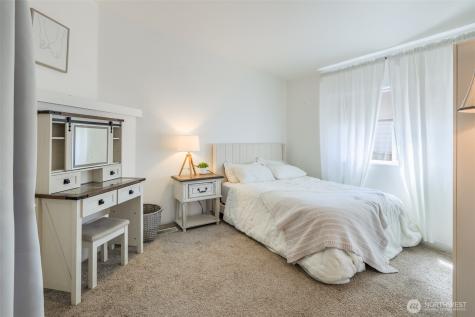 28454 SE 168th Avenue Kent WA 98042