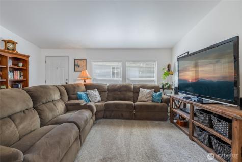 28454 SE 168th Avenue Kent WA 98042