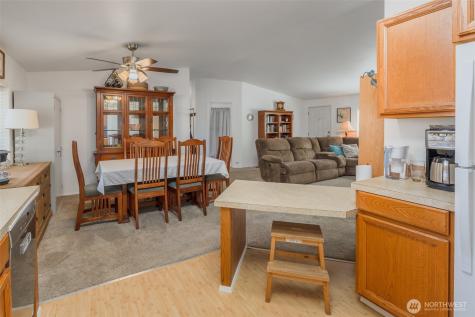28454 SE 168th Avenue Kent WA 98042