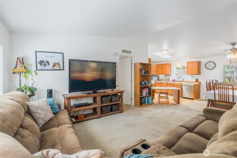 28454 SE 168th Avenue Kent WA 98042