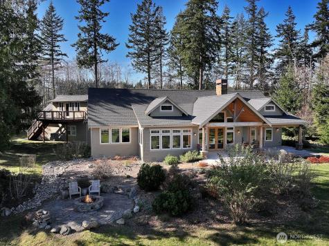 3858 Resort Road Greenbank WA 98253