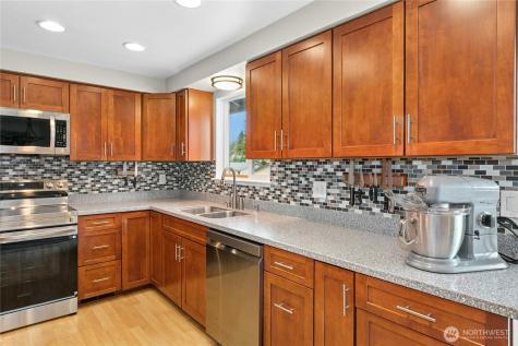 750 NW Dory Drive Oak Harbor WA 98277