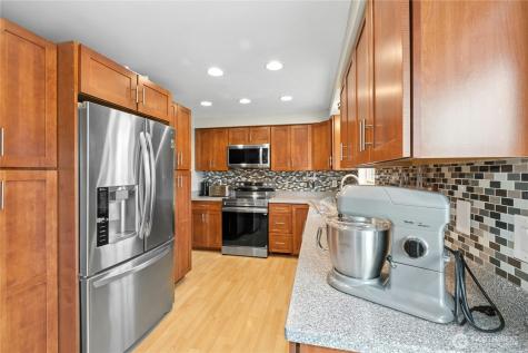 750 NW Dory Drive Oak Harbor WA 98277