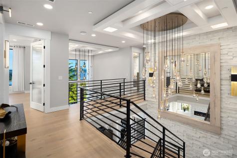 17281 SE 43rd Street Bellevue WA 98006