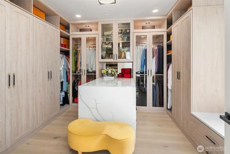 17281 SE 43rd Street Bellevue WA 98006