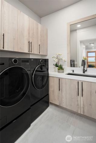 17281 SE 43rd Street Bellevue WA 98006