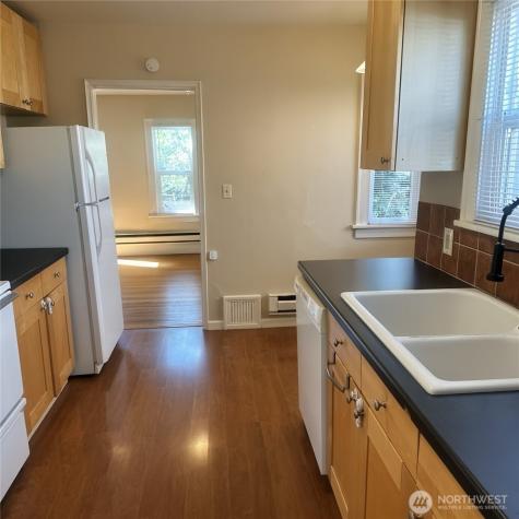 7822 NE Lake City Way NE Seattle WA 98115