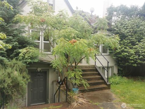 7822 NE Lake City Way NE Seattle WA 98115