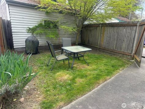 7822 NE Lake City Way NE Seattle WA 98115