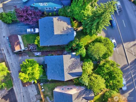7822 NE Lake City Way NE Seattle WA 98115
