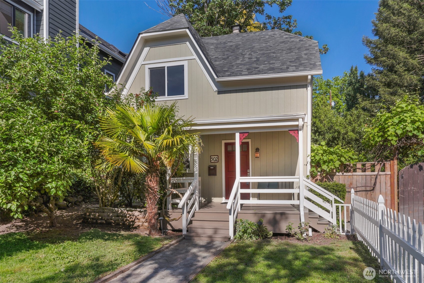 502 32nd Avenue Seattle WA 98122