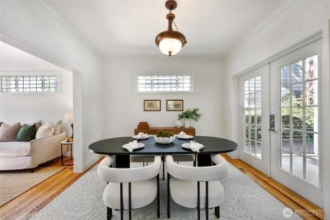 502 32nd Avenue Seattle WA 98122