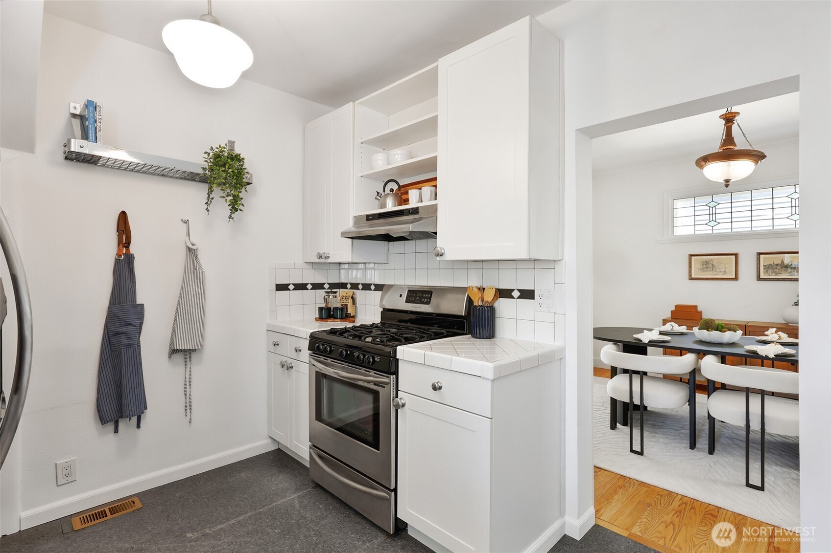 502 32nd Avenue Seattle WA 98122