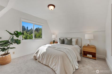 502 32nd Avenue Seattle WA 98122