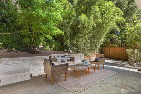 502 32nd Avenue Seattle WA 98122