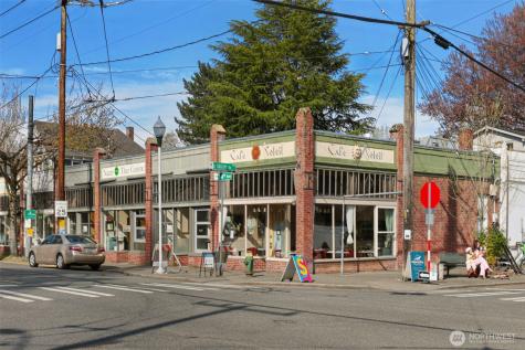 502 32nd Avenue Seattle WA 98122