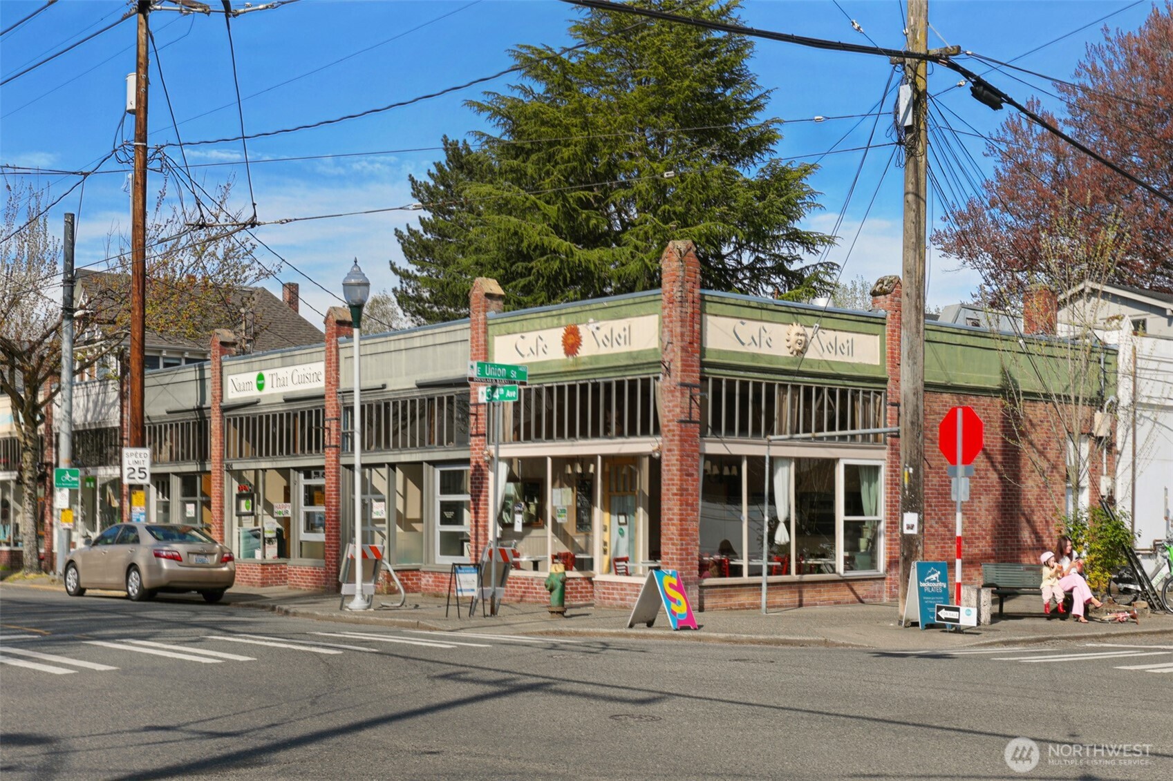 502 32nd Avenue Seattle WA 98122