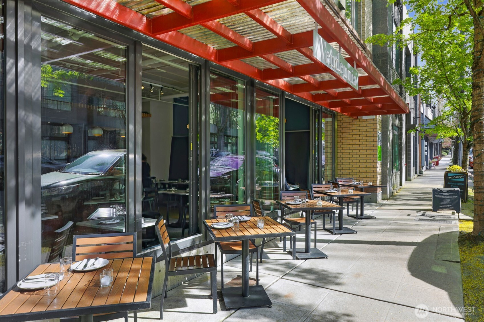 502 32nd Avenue Seattle WA 98122