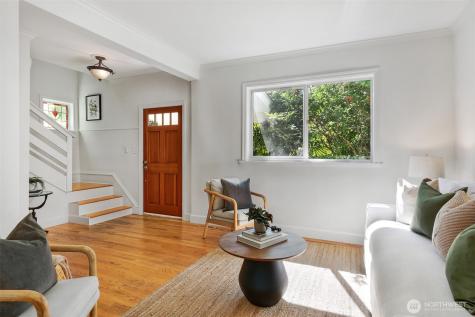 502 32nd Avenue Seattle WA 98122