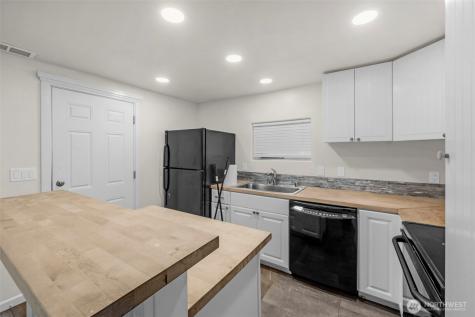 929 Pecks Drive Everett WA 98203