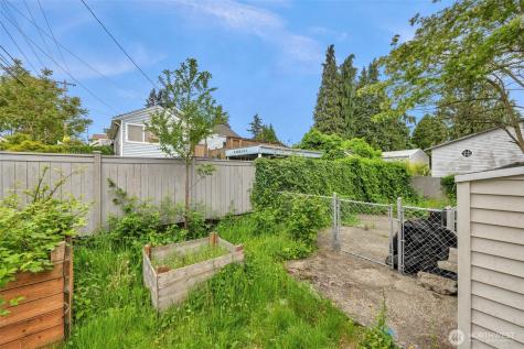 929 Pecks Drive Everett WA 98203