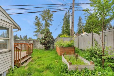 929 Pecks Drive Everett WA 98203