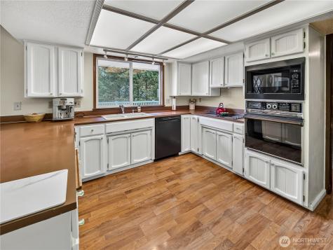 30520 SE 358th Street Enumclaw WA 98022